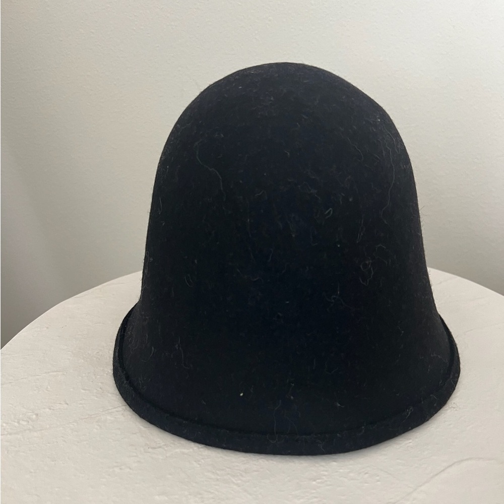 Moussy wool bucket hat